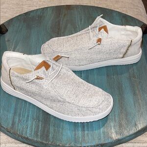 Outwoods White, Black and Tan Pattern Women's Size 11 Loafers